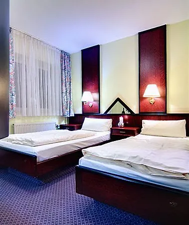 Rostocker Tor Hotell 3*