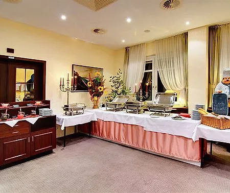 Hotel Ziegenkrug Rostocker Tor 3*