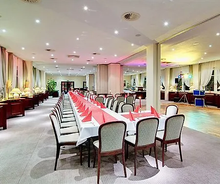 Rostocker Tor Hotell 3*
