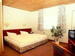 Отель Ziegenkrug Rostocker Tor